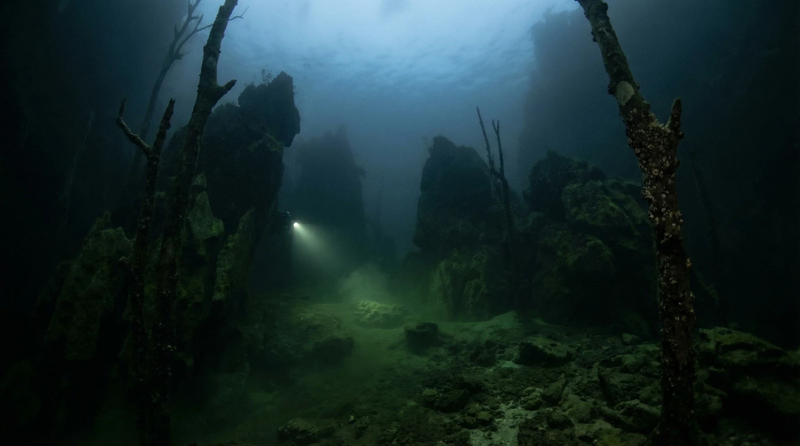 Dive site in Boonsung Wreck